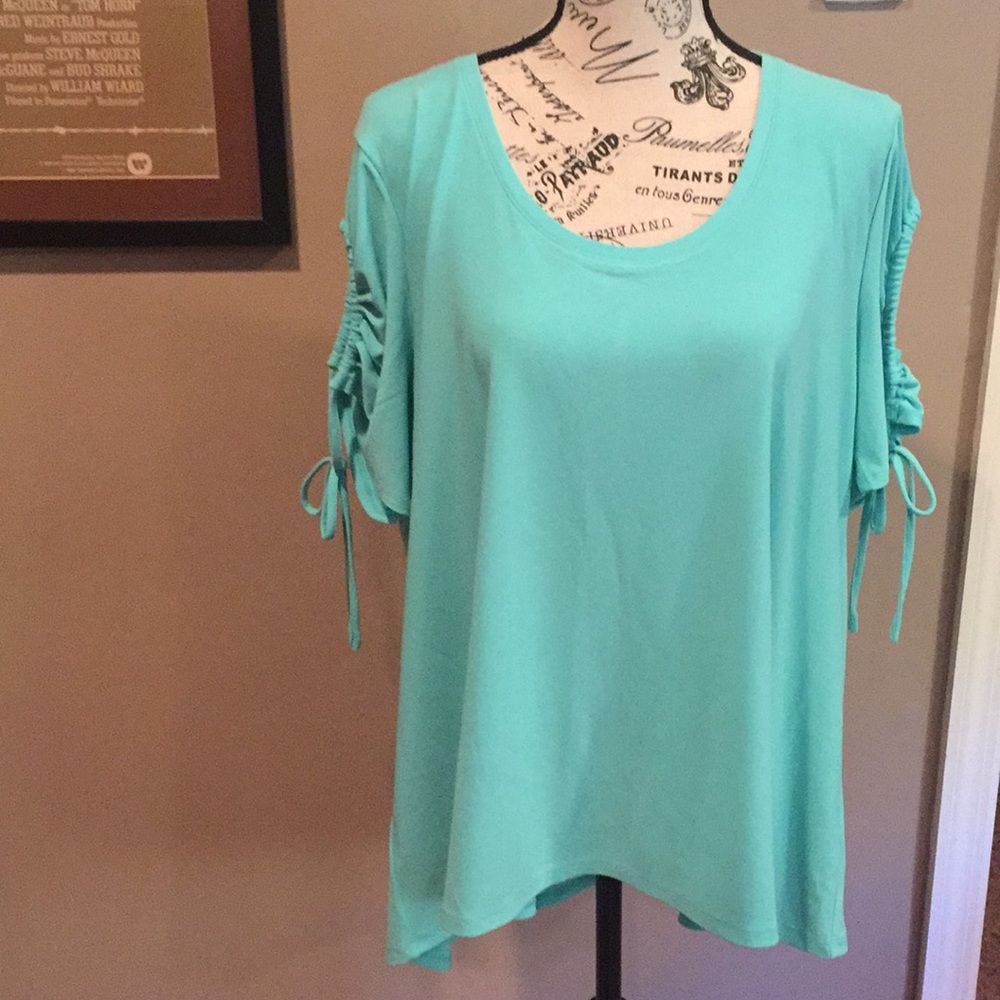 NWT Chaus xlarge cold shoulder blouse